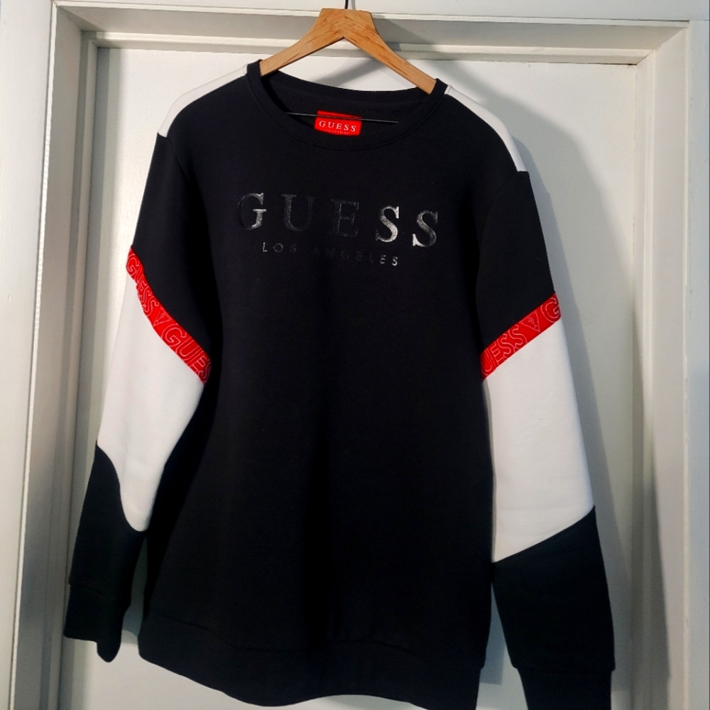 GUESS SWEATSHIRT IN MINT CONDITION